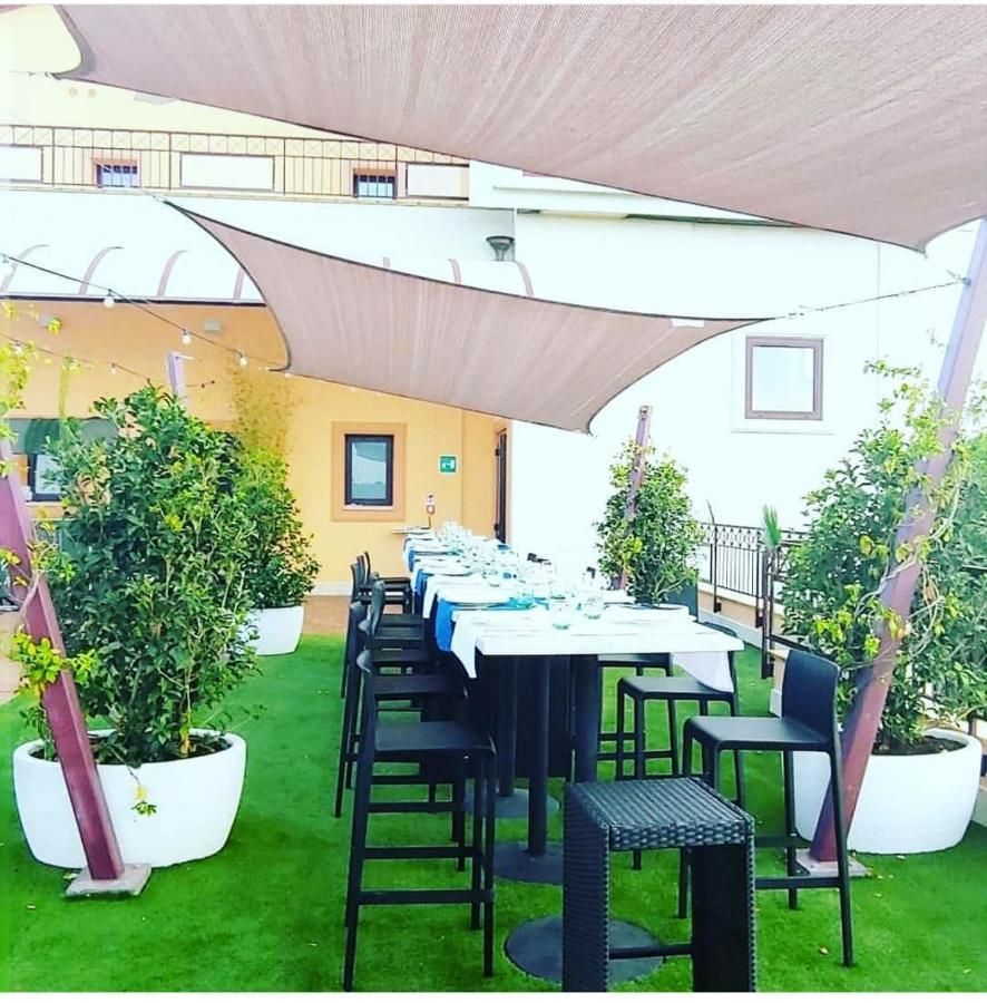 Hotel La Cartiera Виньола Екстериор снимка