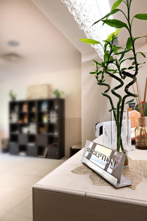 Hotel La Cartiera Виньола Екстериор снимка